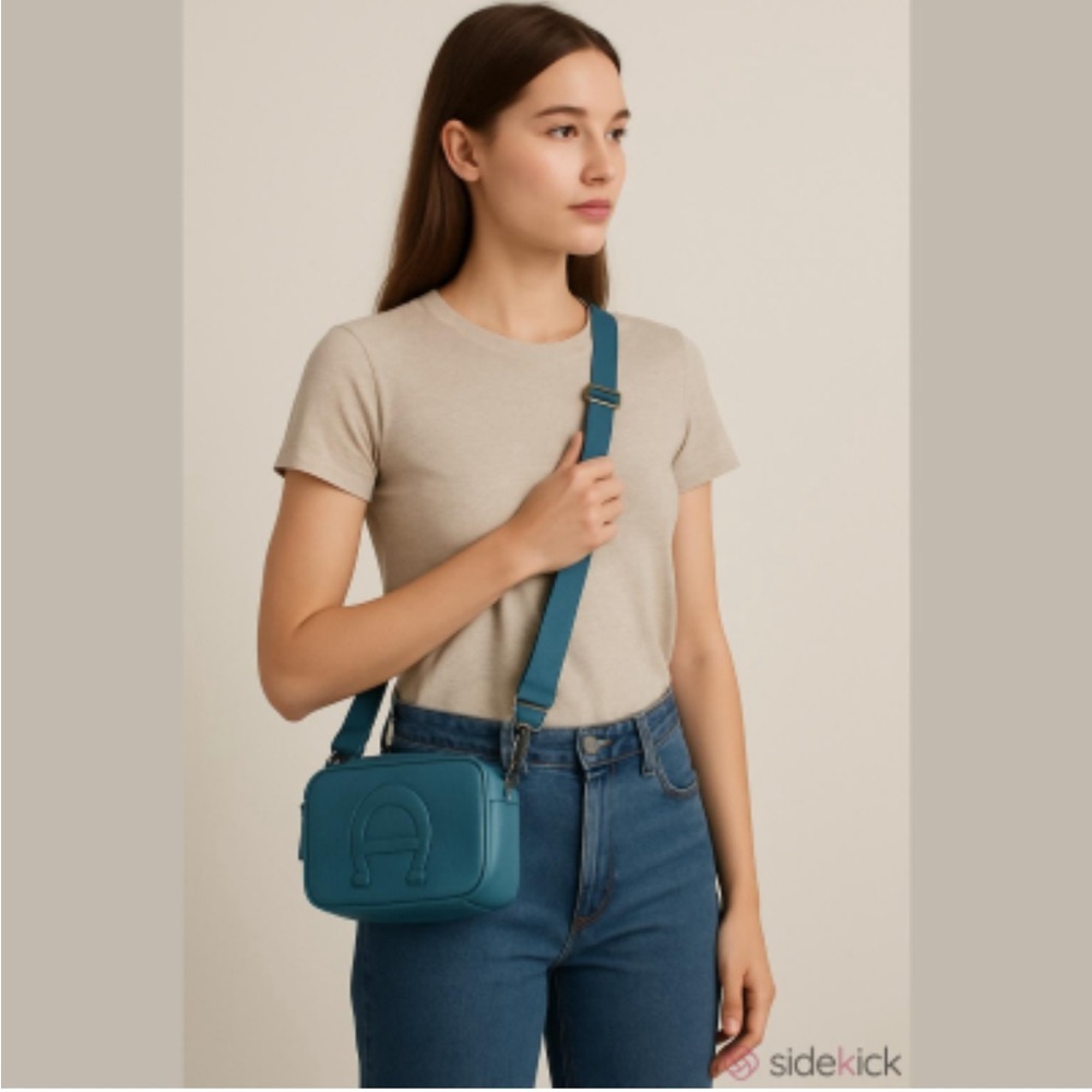 Vintage Aigner Adeline crossbody clutch